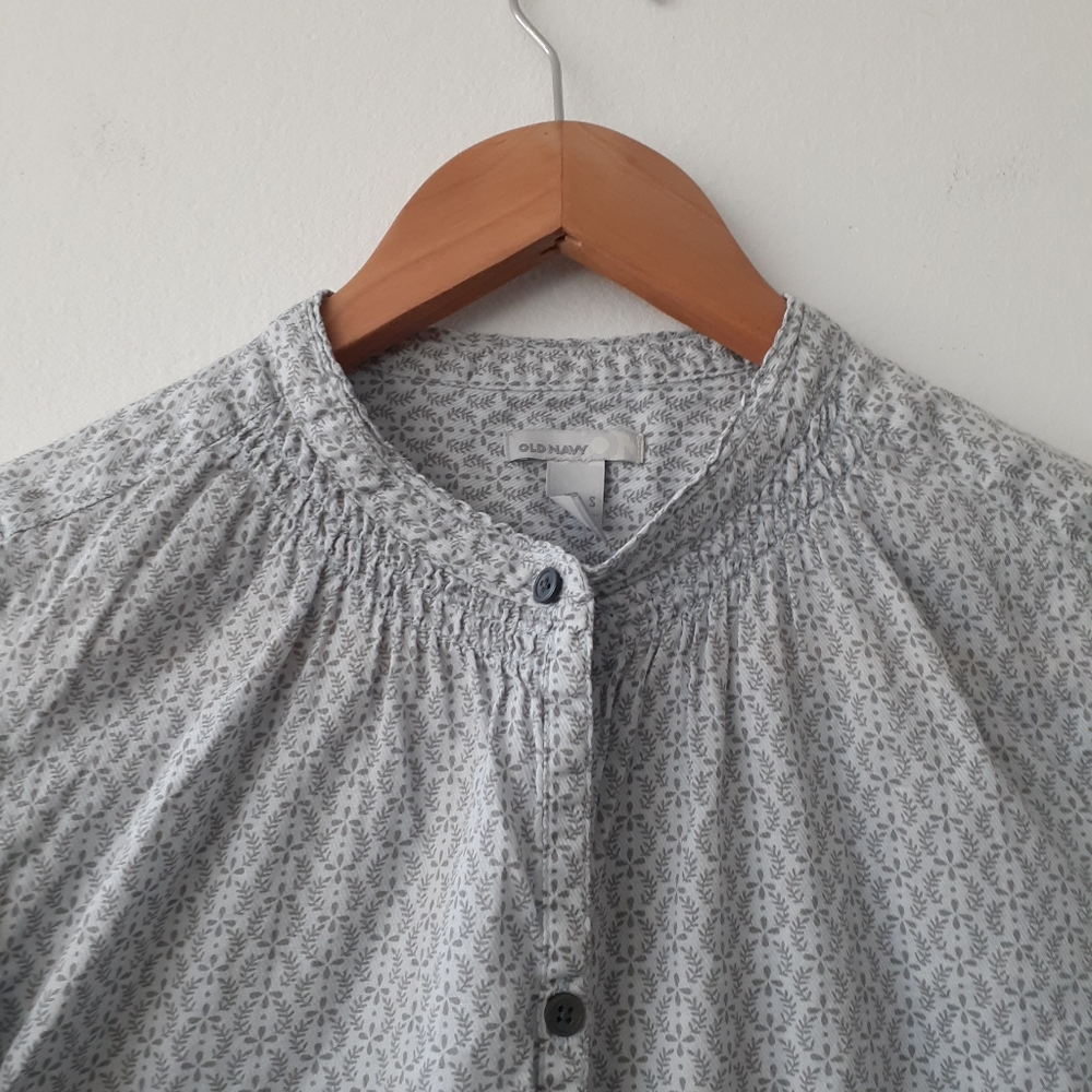 Old Navy Blouse - Picture 8 of 8